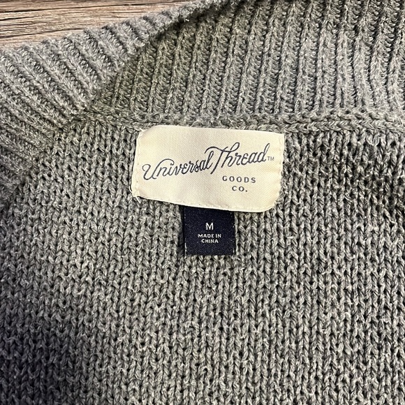 Universal Threads cardigan - Picture 3 of 3